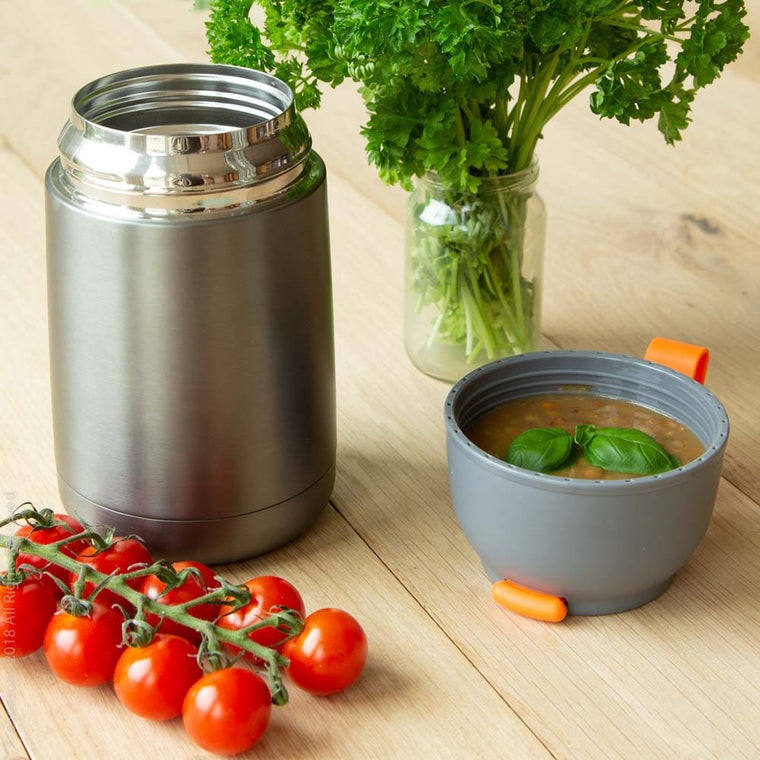 eSeasons Vacuum Insulated Food Flask food photography, appetising hot lentil soup with tomatoes.
